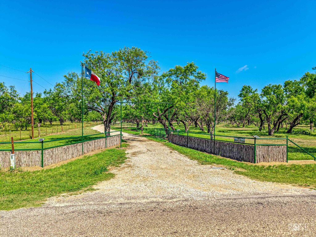 Image 56 of property listing at 10275 W Carlsbad Loop, Carlsbad, TX 76934