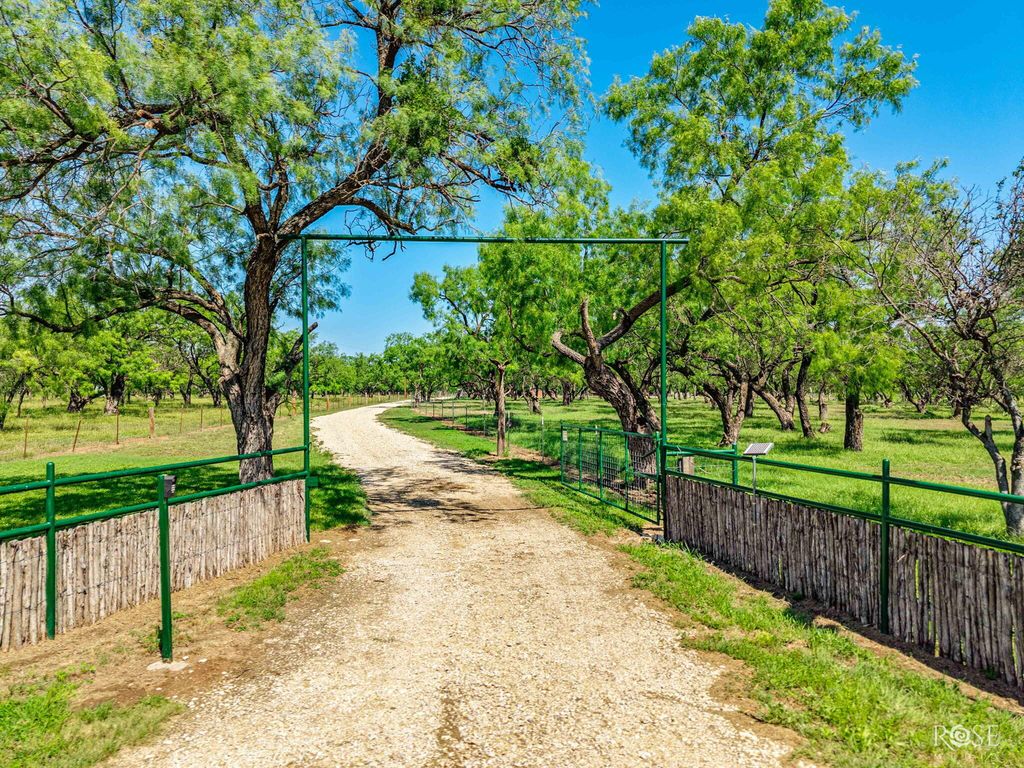 Image 57 of property listing at 10275 W Carlsbad Loop, Carlsbad, TX 76934