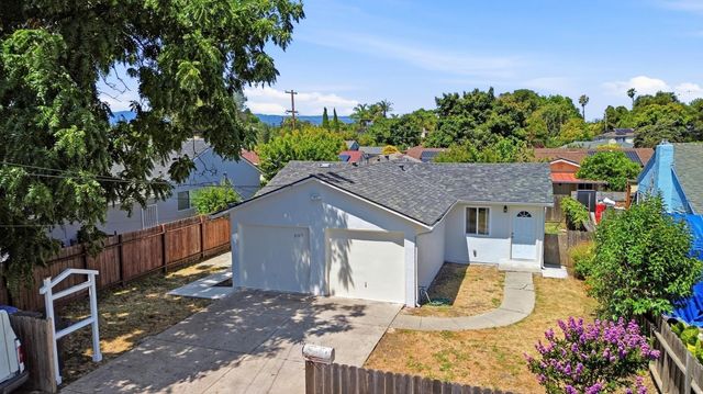 2369 Oakwood Drive, East Palo Alto, CA 94303