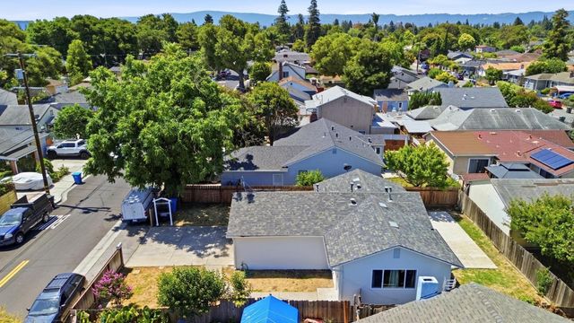 2369 Oakwood Drive, East Palo Alto, CA 94303