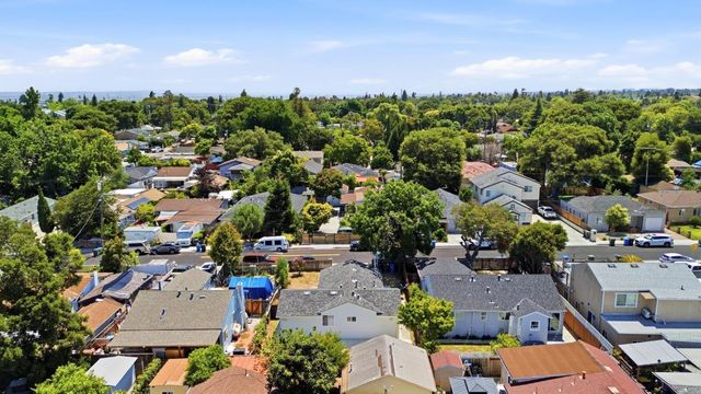 2369 Oakwood Drive, East Palo Alto, CA 94303