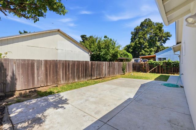 2369 Oakwood Drive, East Palo Alto, CA 94303