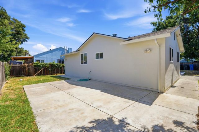 2369 Oakwood Drive, East Palo Alto, CA 94303