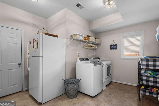 125 Fallen Oak Drive, Dallas, GA 30132