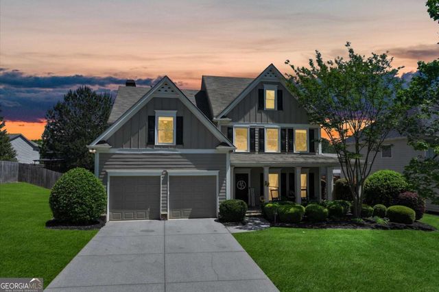 125 Fallen Oak Drive, Dallas, GA 30132