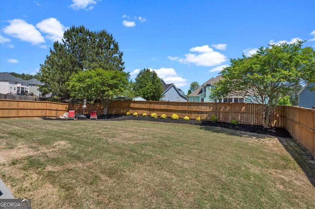 125 Fallen Oak Drive, Dallas, GA 30132