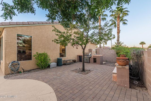 16355 W Desert Lily Drive, Surprise, AZ 85387