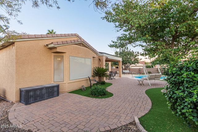 16355 W Desert Lily Drive, Surprise, AZ 85387