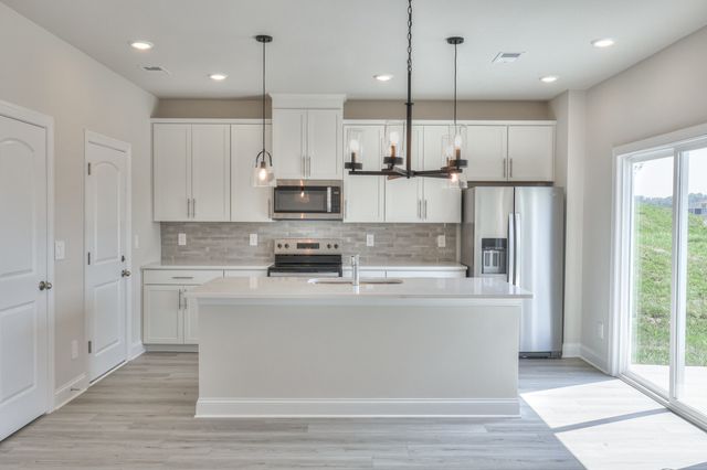 2111 Craven Place, Hermitage, TN 37076