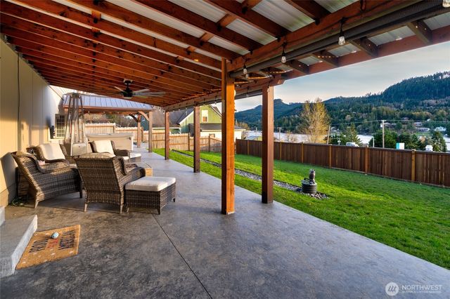 18180 Freedom Lane, Mount Vernon, WA 98274