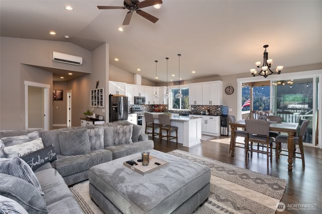 18180 Freedom Lane, Mount Vernon, WA 98274