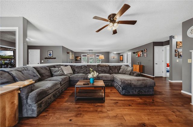 33 Little Drive, Bella Vista, AR 72715