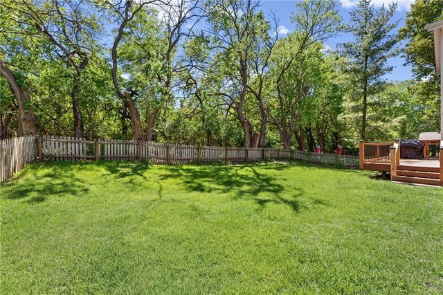 1213 SW Persels Road, Lee's Summit, MO 64081