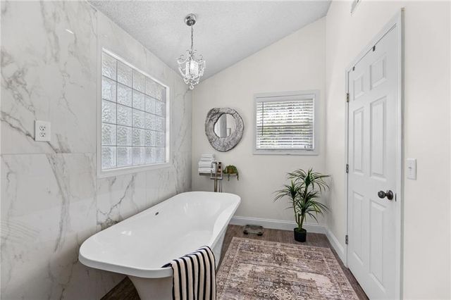 1213 SW Persels Road, Lee's Summit, MO 64081