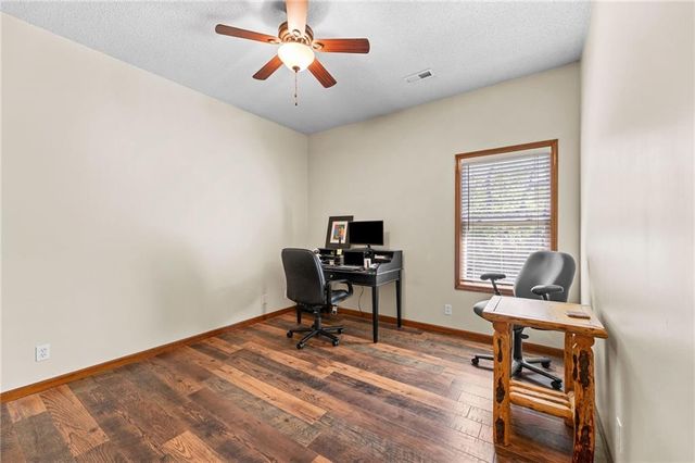 1213 SW Persels Road, Lee's Summit, MO 64081
