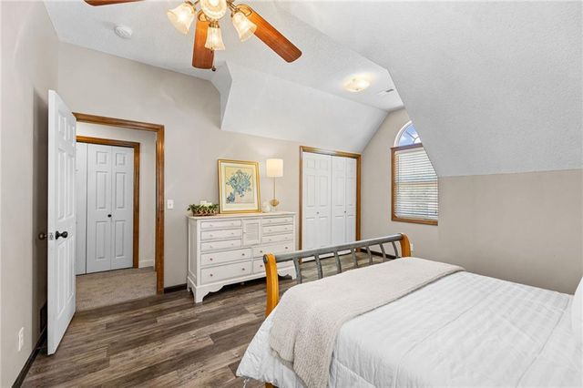 1213 SW Persels Road, Lee's Summit, MO 64081