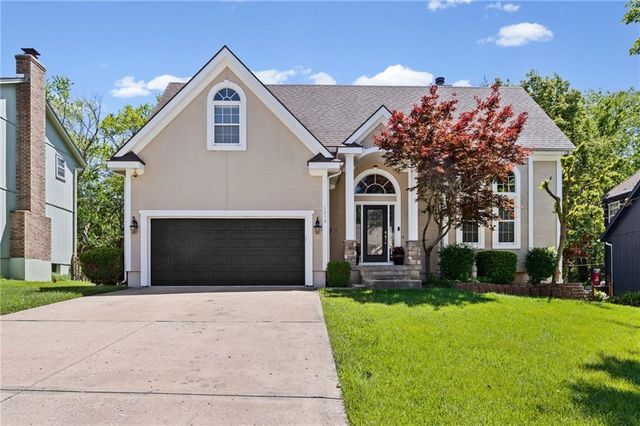 1213 SW Persels Road, Lee's Summit, MO 64081