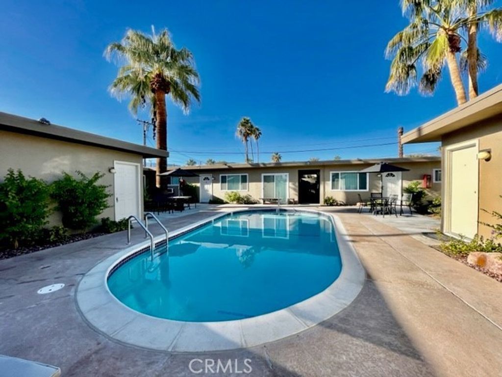 45521 Sunset Lane E, Palm Desert, CA 92260