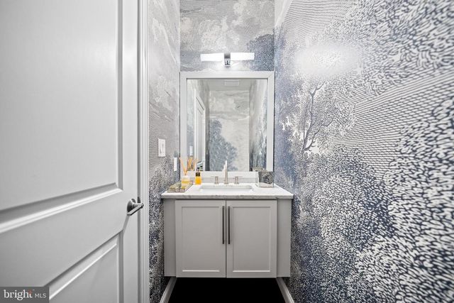 4725 MASSACHUSETTS AVE NW, Washington, DC 20016