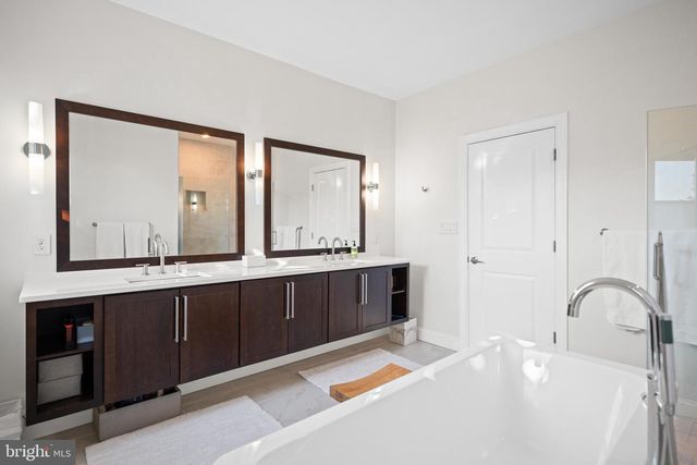 4725 MASSACHUSETTS AVE NW, Washington, DC 20016