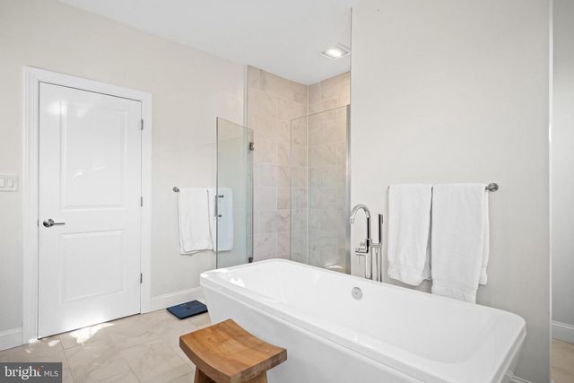 4725 MASSACHUSETTS AVE NW, Washington, DC 20016