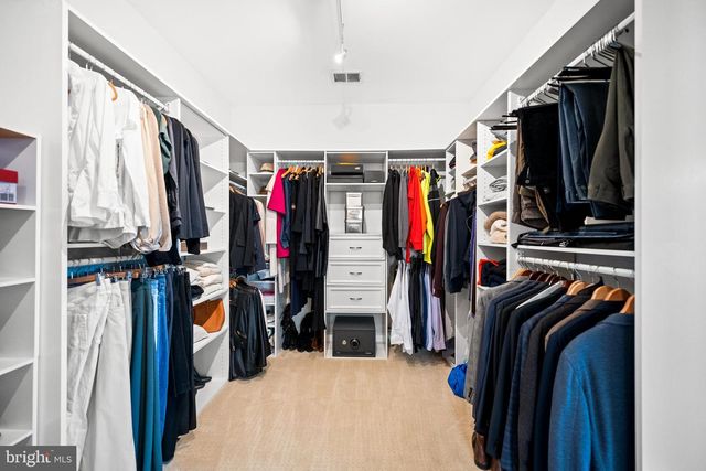 4725 MASSACHUSETTS AVE NW, Washington, DC 20016