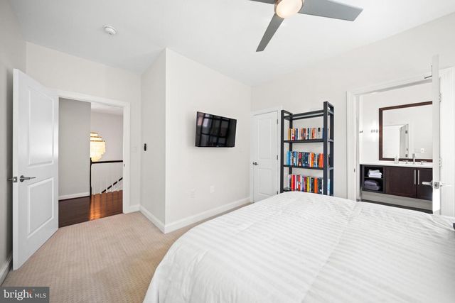 4725 MASSACHUSETTS AVE NW, Washington, DC 20016