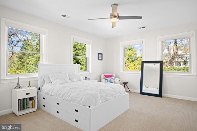 4725 MASSACHUSETTS AVE NW, Washington, DC 20016