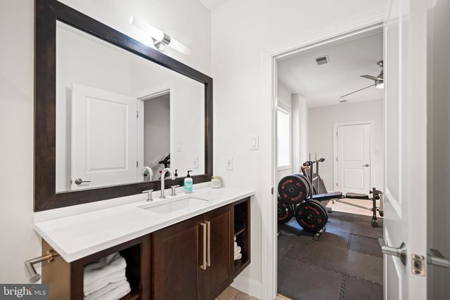 4725 MASSACHUSETTS AVE NW, Washington, DC 20016