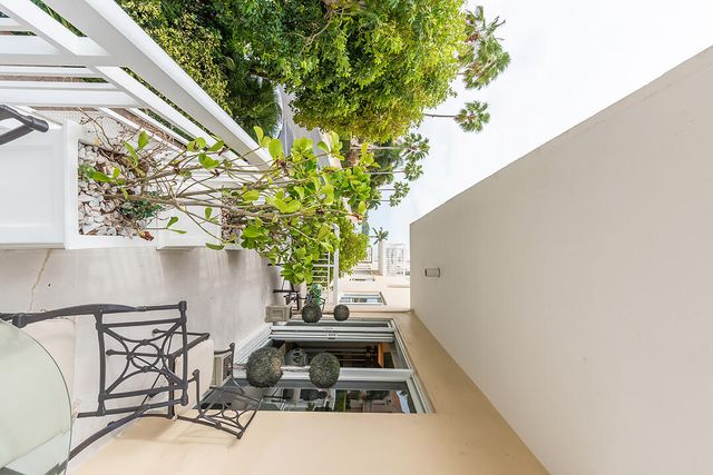 250 Bradley Place 202, Palm Beach, FL 33480