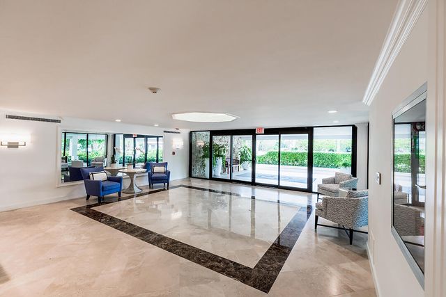 250 Bradley Place 202, Palm Beach, FL 33480