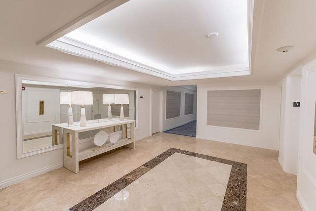 250 Bradley Place 202, Palm Beach, FL 33480