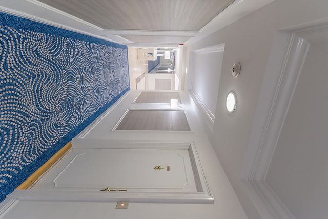 250 Bradley Place 202, Palm Beach, FL 33480