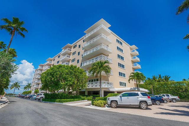 250 Bradley Place 202, Palm Beach, FL 33480