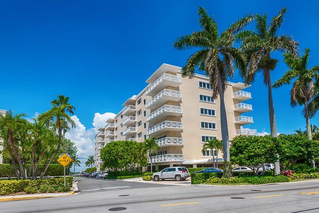 250 Bradley Place 202, Palm Beach, FL 33480
