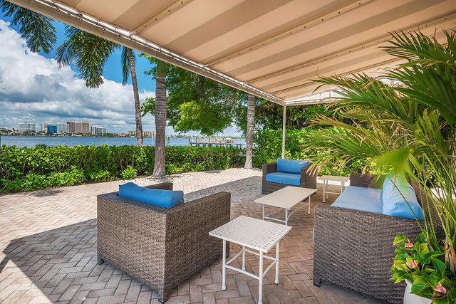 250 Bradley Place 202, Palm Beach, FL 33480