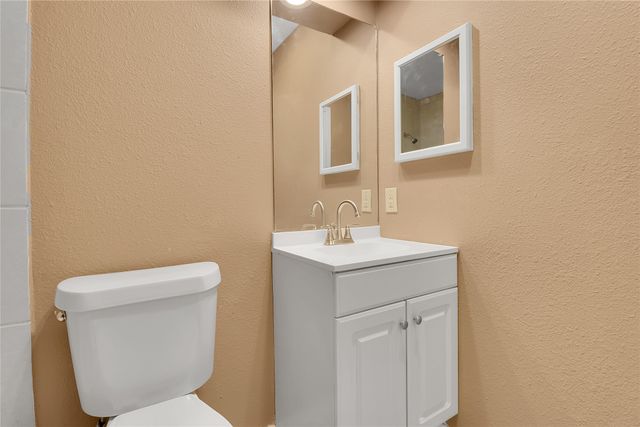 44 E Mountain Creek Drive, Grand Prairie, TX 75052