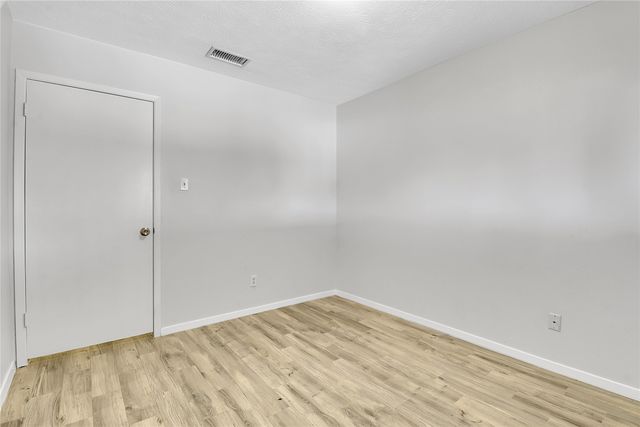 44 E Mountain Creek Drive, Grand Prairie, TX 75052