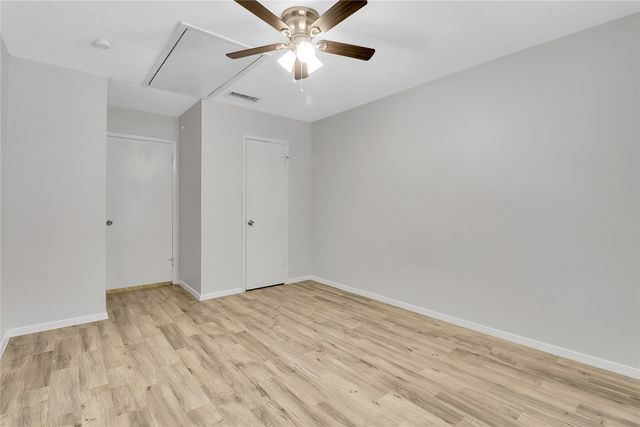44 E Mountain Creek Drive, Grand Prairie, TX 75052