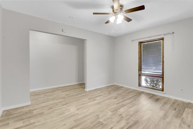44 E Mountain Creek Drive, Grand Prairie, TX 75052