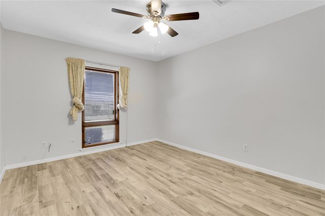 44 E Mountain Creek Drive, Grand Prairie, TX 75052