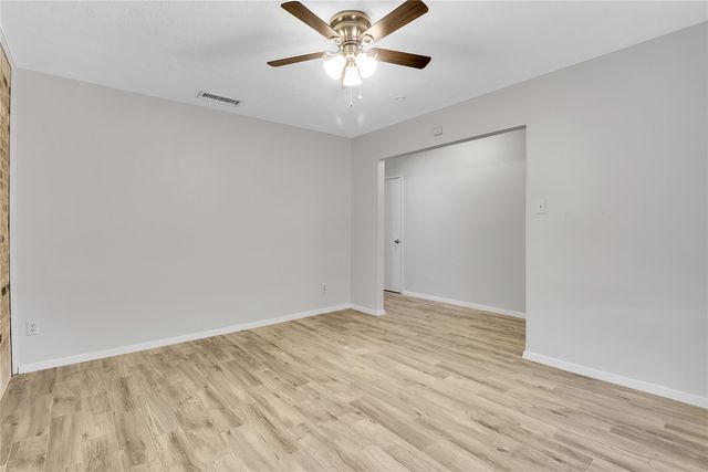 44 E Mountain Creek Drive, Grand Prairie, TX 75052