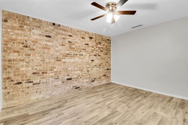 44 E Mountain Creek Drive, Grand Prairie, TX 75052