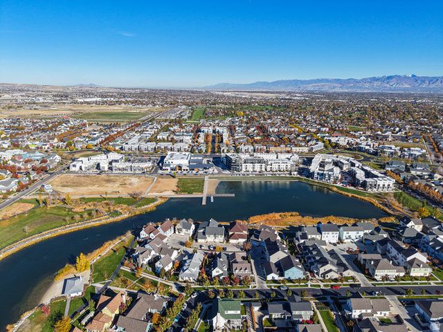 10566 S LAKE AVE, South Jordan, UT 84009