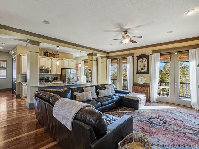 10566 S LAKE AVE, South Jordan, UT 84009