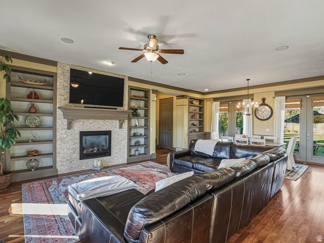 10566 S LAKE AVE, South Jordan, UT 84009