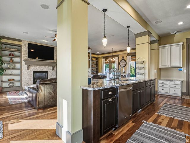 10566 S LAKE AVE, South Jordan, UT 84009