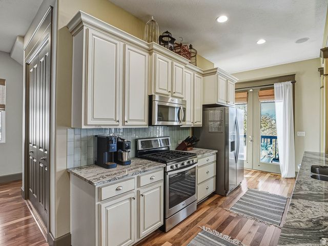 10566 S LAKE AVE, South Jordan, UT 84009