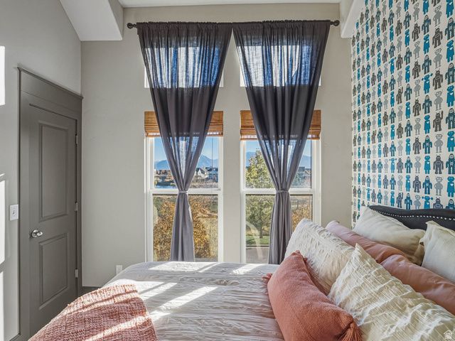 10566 S LAKE AVE, South Jordan, UT 84009