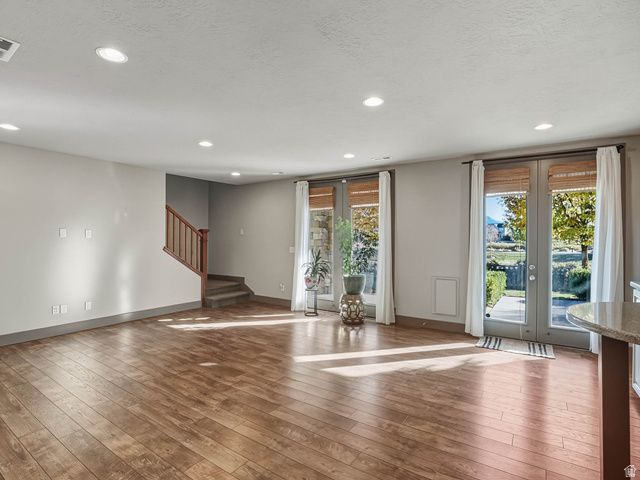 10566 S LAKE AVE, South Jordan, UT 84009